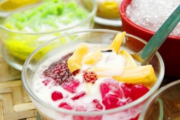 Sua chua mit (Yogurt with Jack-fruit) Ba Trieu